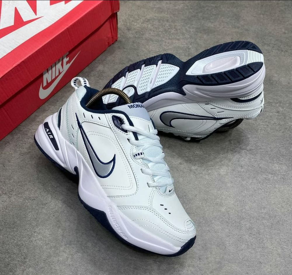 NIKE AIR MONARCH
