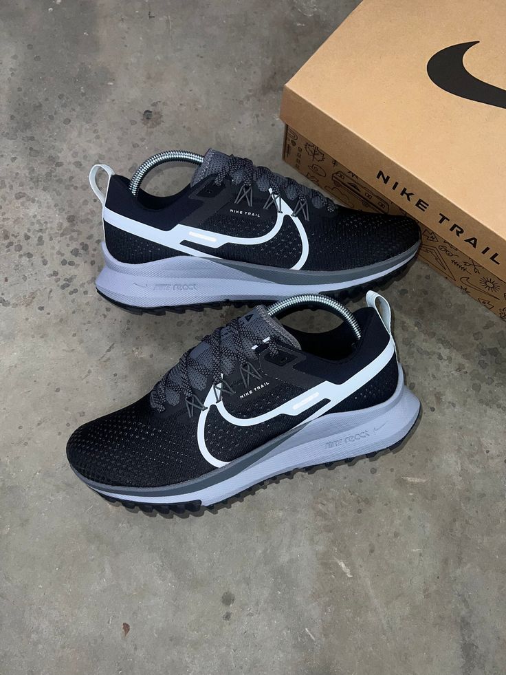 NIKE REACT PEGASUS TRAIL 4